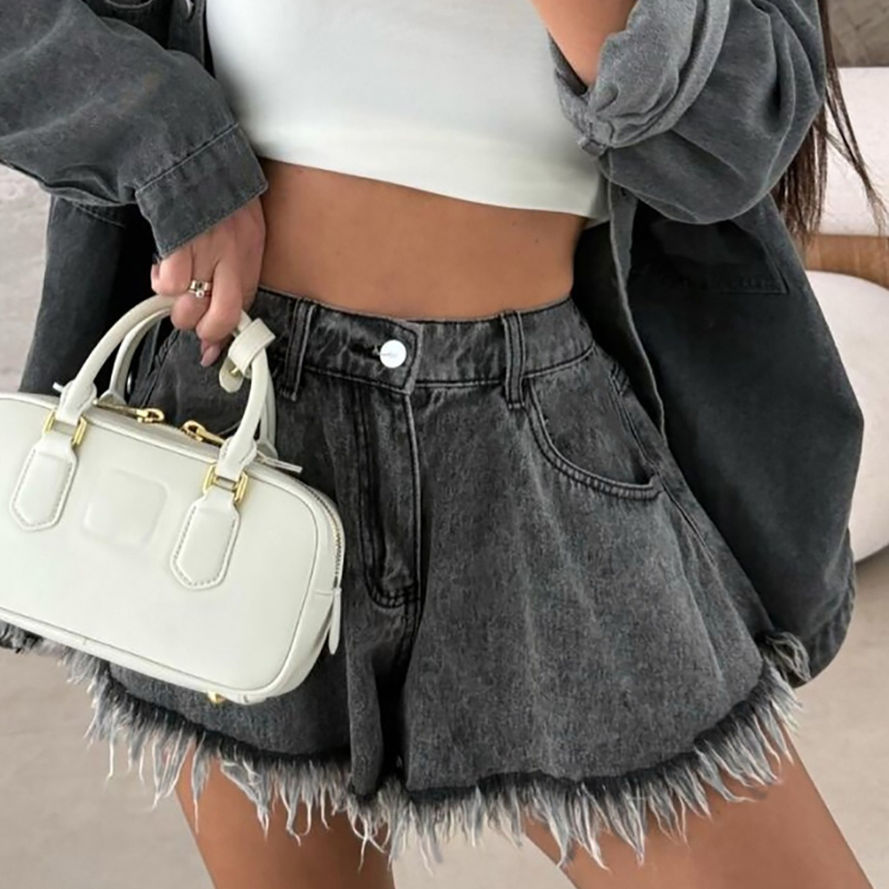 شورت جينز نسائي عصري وجذاب بخص - مراجعة Summer Clothing Must Haves وسعره